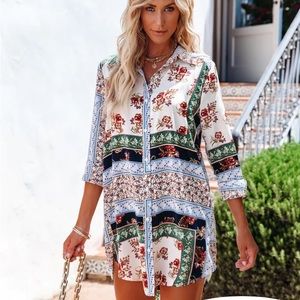 VICI ROCHESTER PRINTED SATIN BUTTON DOWN TUNIC